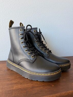 Dr Martens black leather Zavala lace up combat boots Women’s sz 6